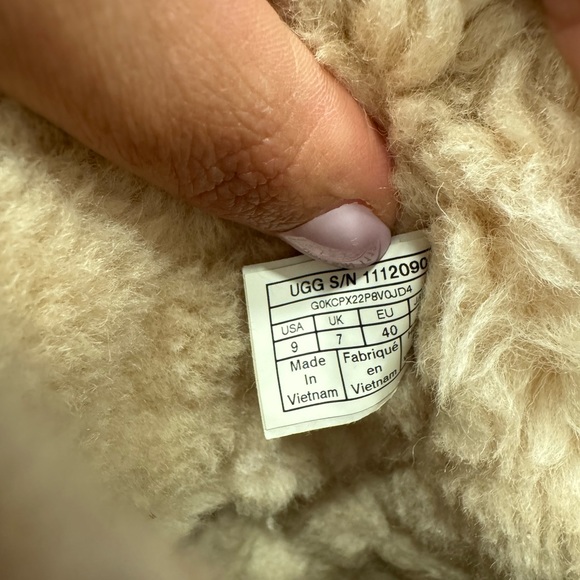 UGG boots pink size: 9 - Picture 3 of 4